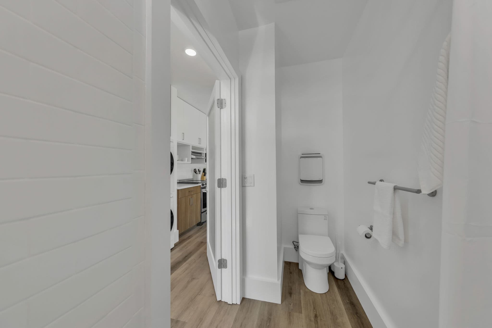 Single family studio™ bathroom home features