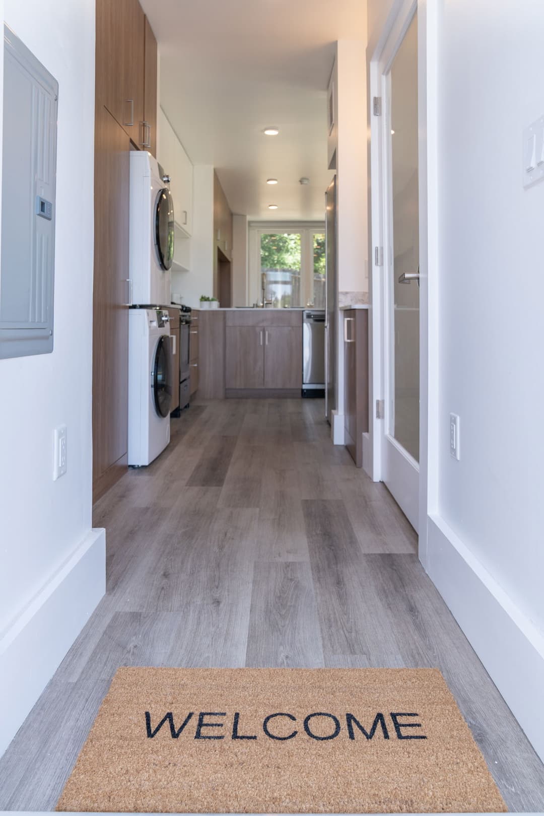 Single family studio™ interior home features